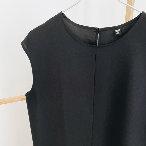 Uniqlo Sleeveless Tunic - Picture 3 of 3
